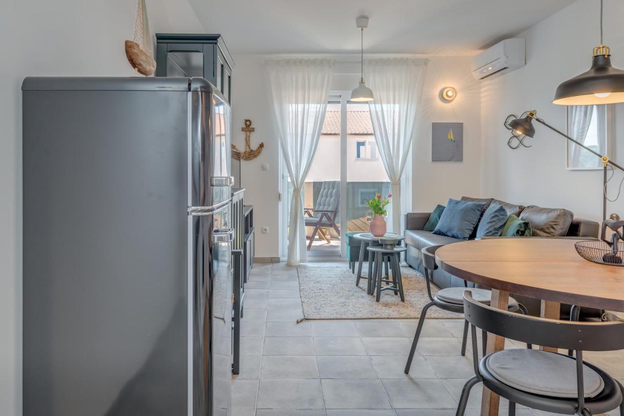 New And Chic Place Near Old Town Of Trogir Kültér fotó