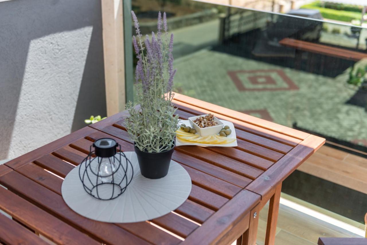 New And Chic Place Near Old Town Of Trogir Kültér fotó