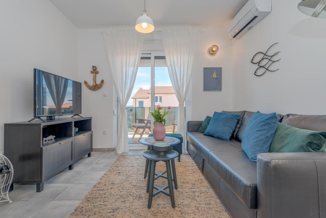 New And Chic Place Near Old Town Of Trogir Kültér fotó