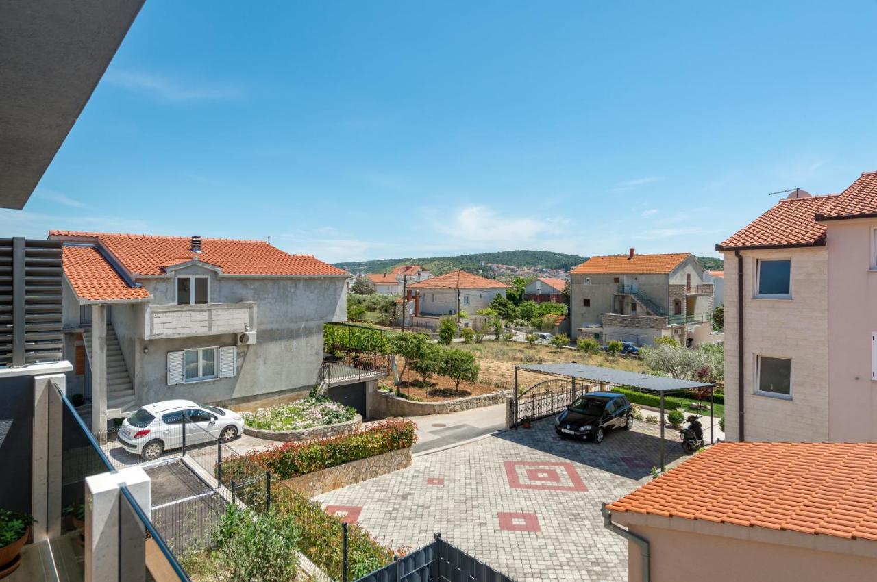 New And Chic Place Near Old Town Of Trogir Kültér fotó
