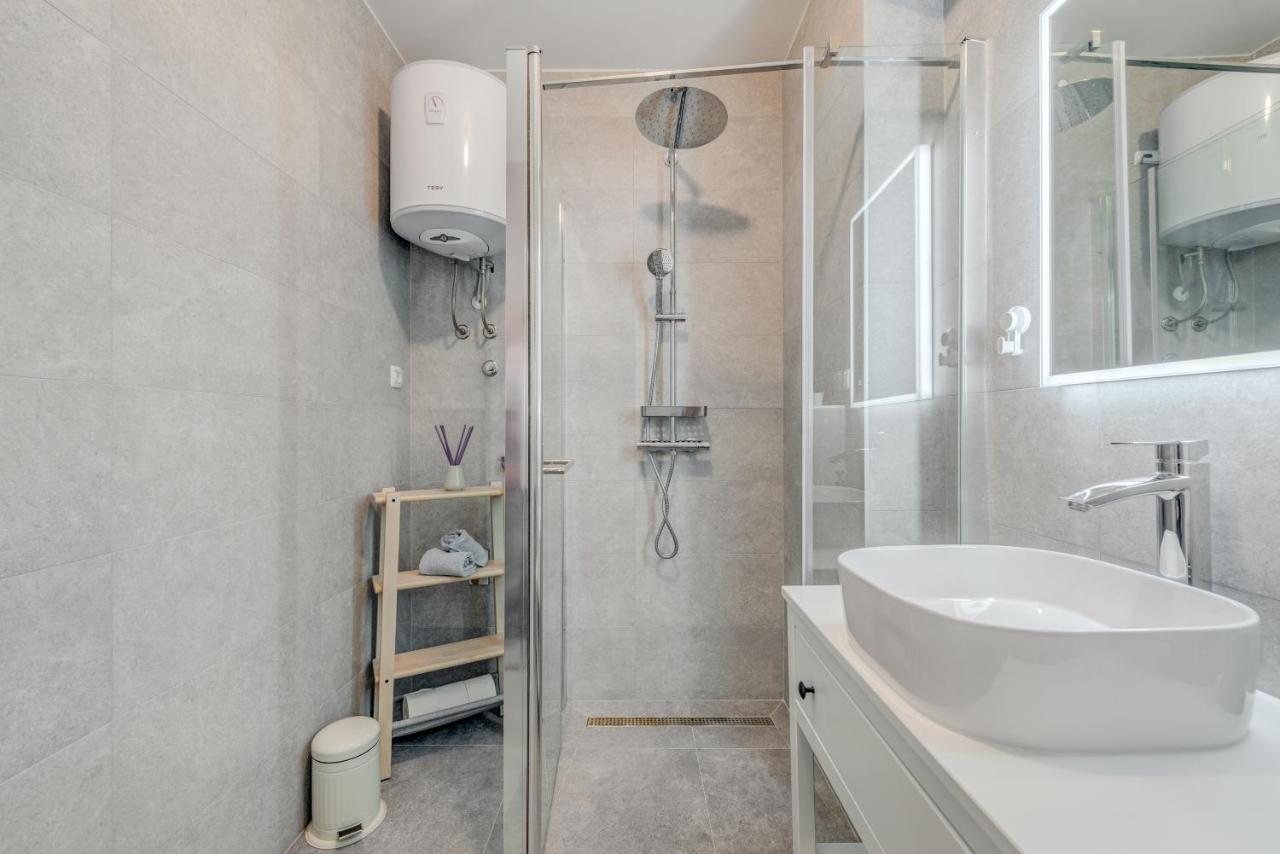New And Chic Place Near Old Town Of Trogir Kültér fotó