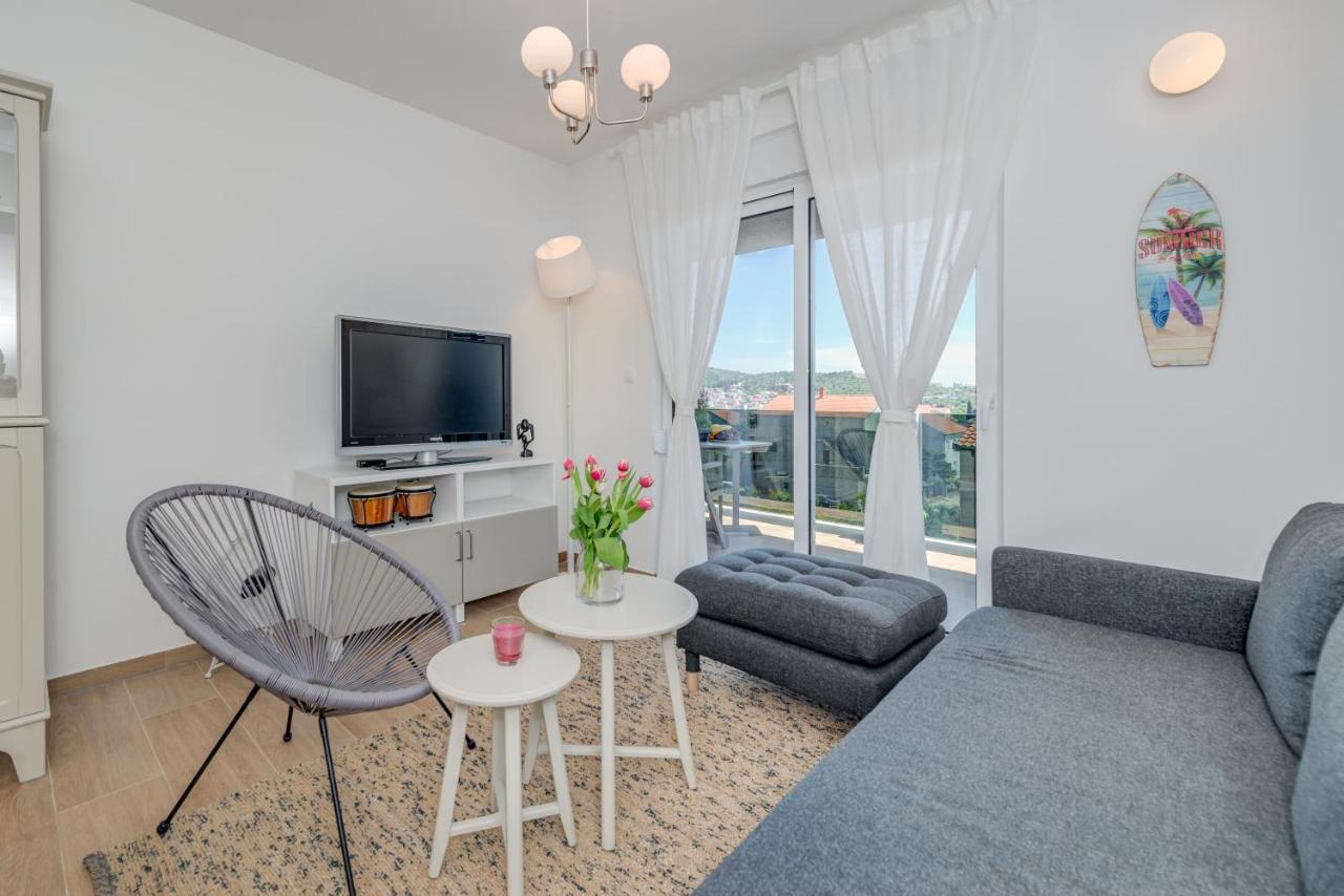 New And Chic Place Near Old Town Of Trogir Kültér fotó